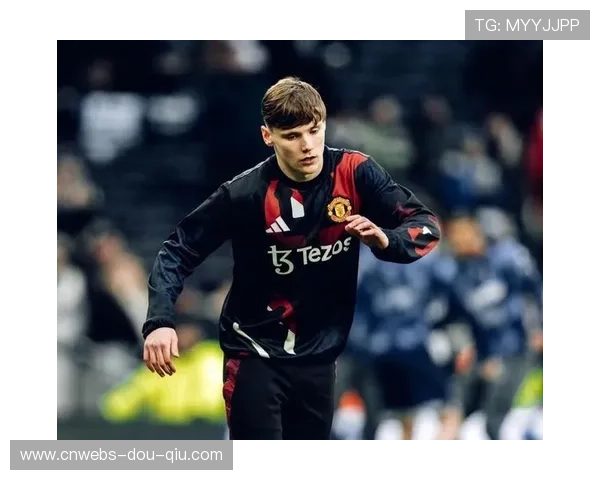 罗马诺称曼联与内维斯经纪人接触，但未正式谈判